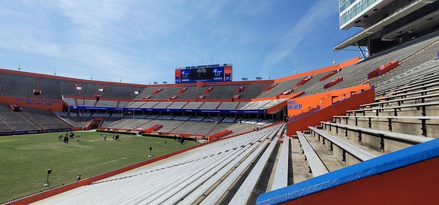 员阿德里亚 员阿德里亚